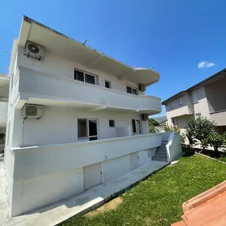Lulu Garden Apartment Ulcinj Exterior photo