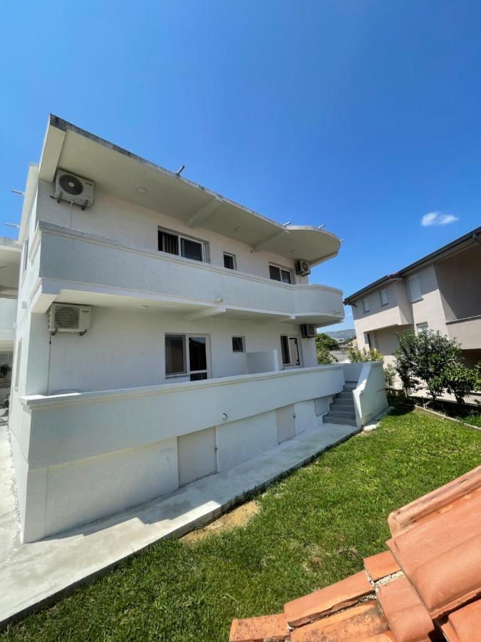 Lulu Garden Apartment *